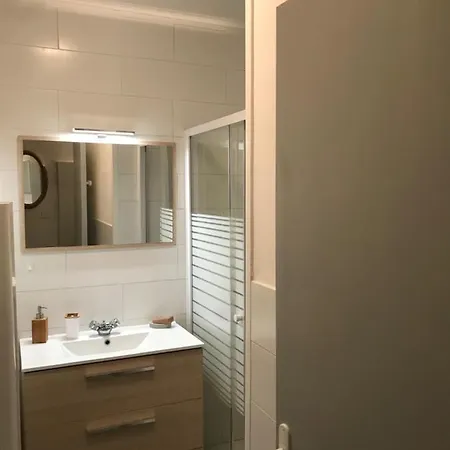 Appartement Climatise Barjac Centre Ville Exterior foto